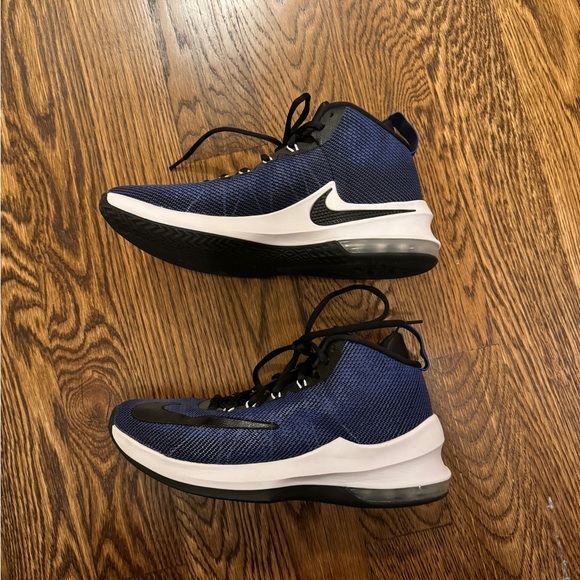Men’s Nike Basketball Shoes size 8 - Picture 3 of 6